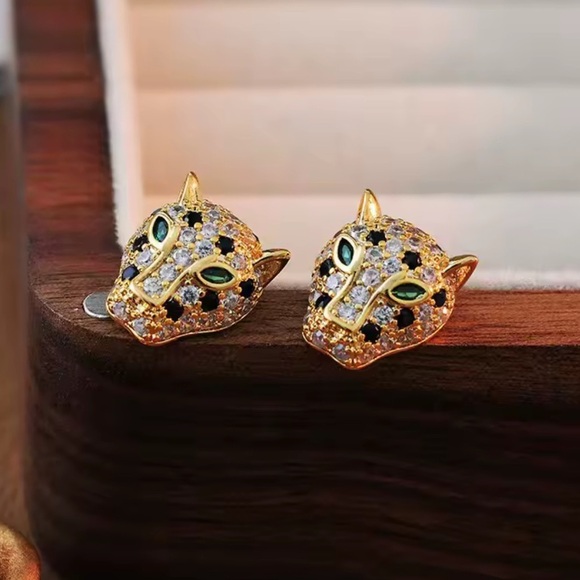 Panthere Gold Green Eyes Stud Earrings - Picture 4 of 7
